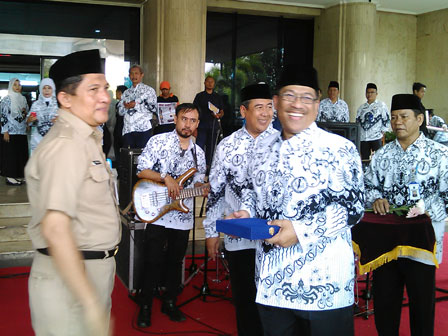 Pencarian PGRI Sulsel - Persatuan Guru Republik Indonesia Cabang Sulsel